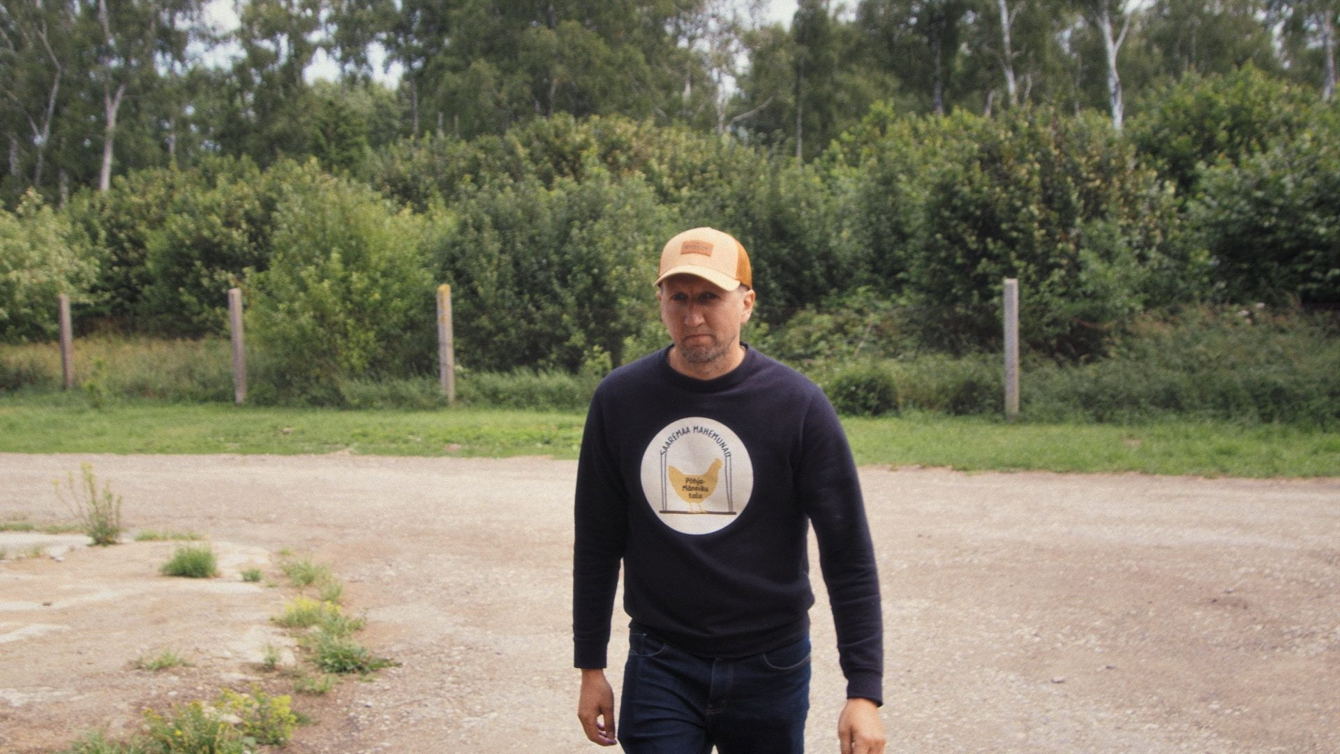 Tanel and chickens. Season 3. — still 4
